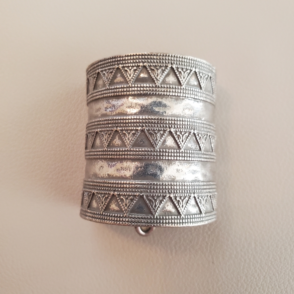 Chloe + Isabel x Jen Atkin Silver Ponytail Cuff